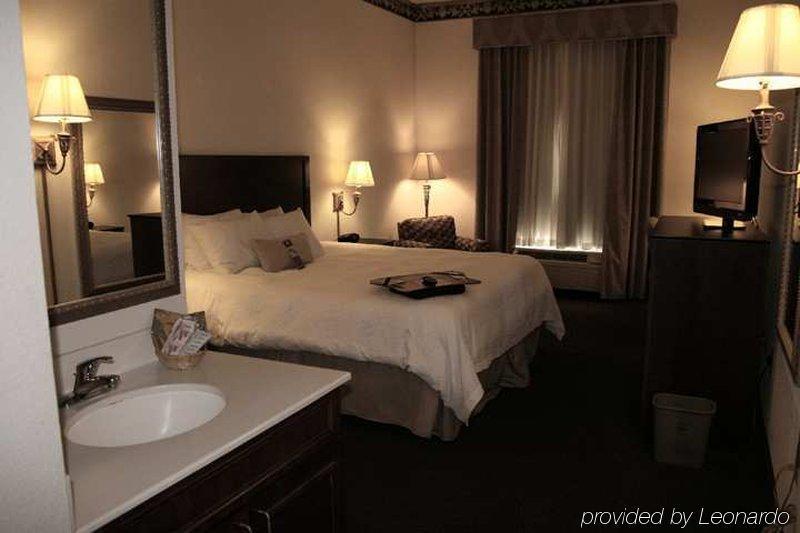 Hampton Inn Newberry Opera House חדר תמונה