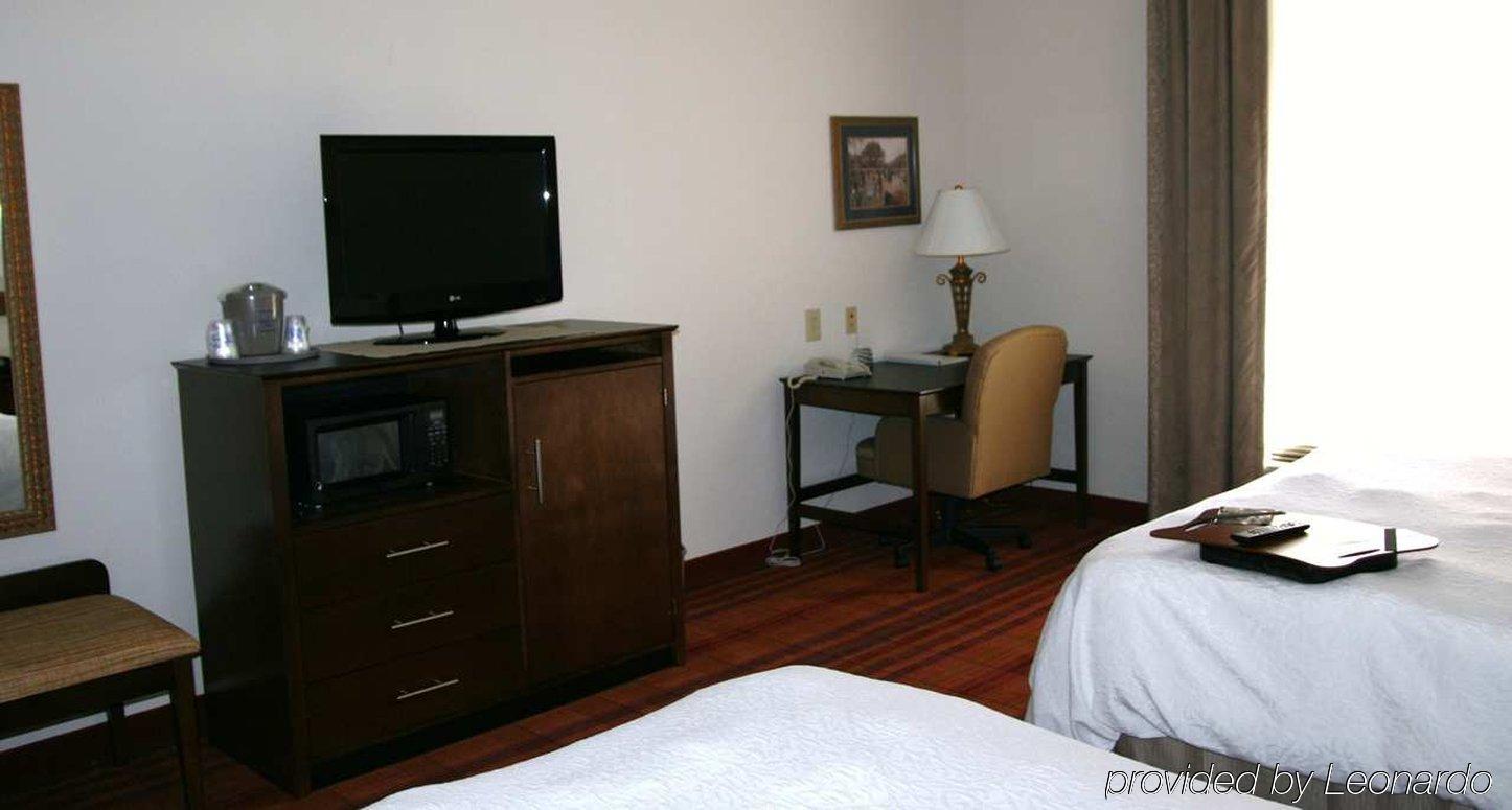 Hampton Inn Newberry Opera House חדר תמונה